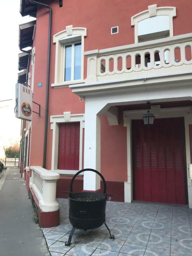 Studio Champagne au centre ville Appartamento Annecy Esterno foto