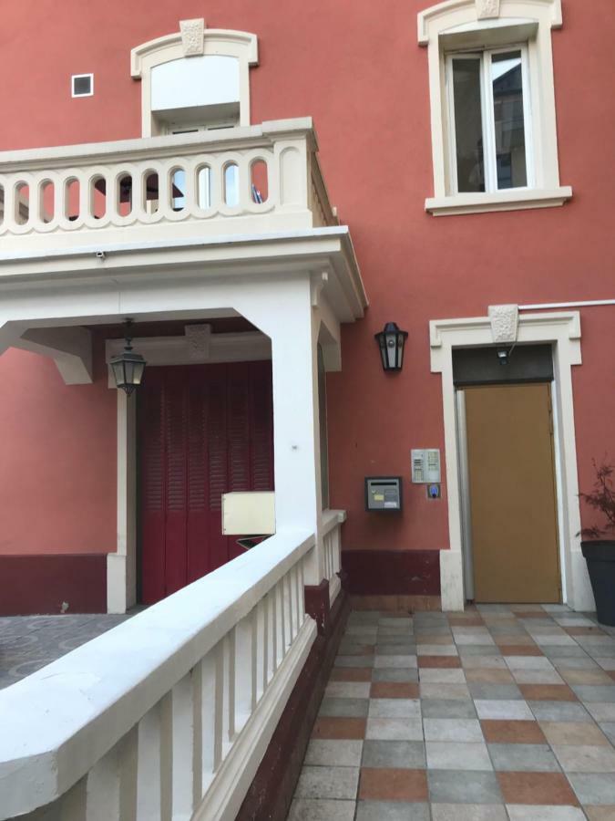 Studio Champagne au centre ville Appartamento Annecy Esterno foto